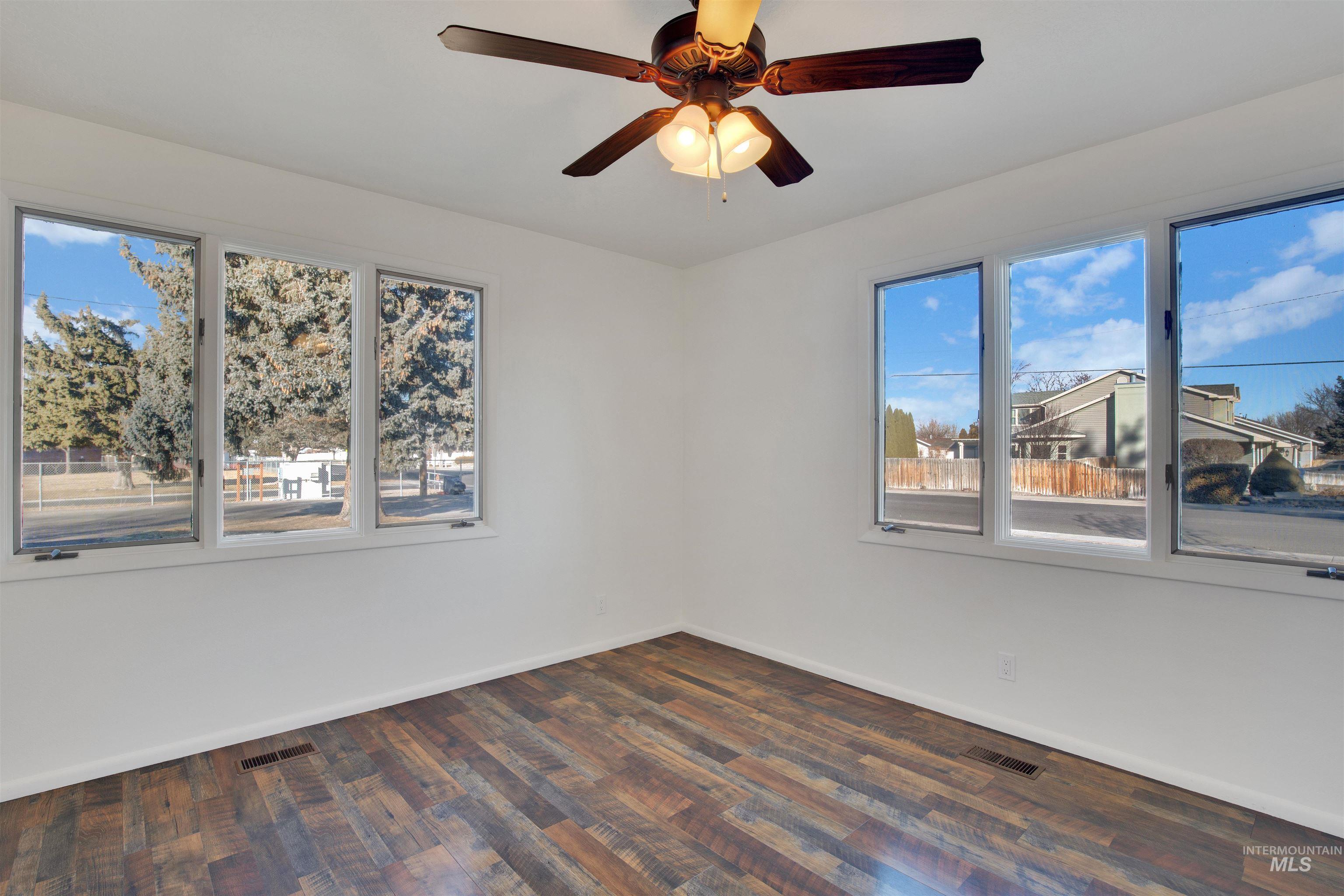 2420 Elizabeth Blvd, Twin Falls, Idaho 83301, 2 Bedrooms, 3 Bathrooms, Residential Income For Sale, Price $649,900, 98946934