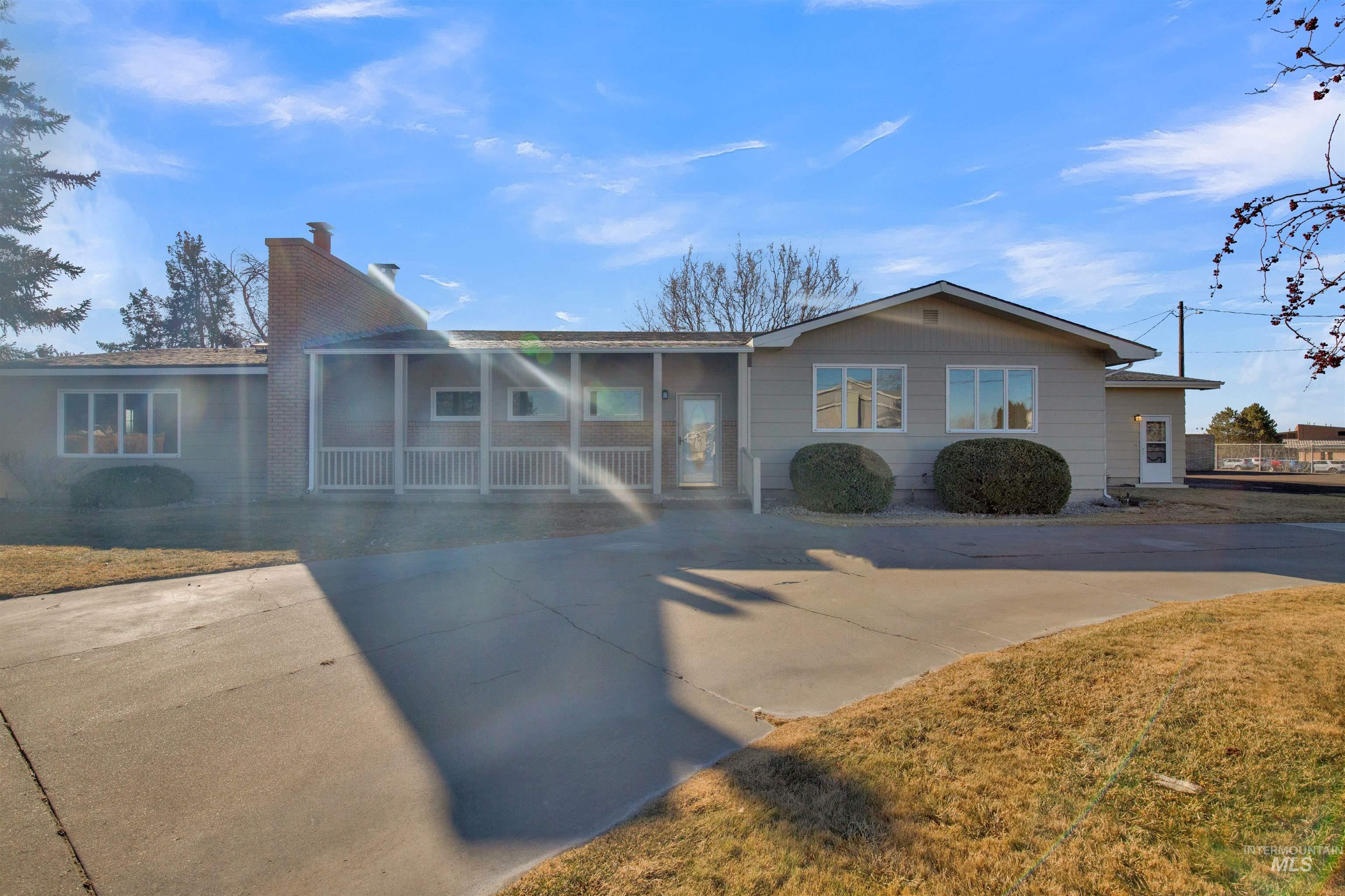 2420 Elizabeth Blvd, Twin Falls, Idaho 83301, 2 Bedrooms, 3 Bathrooms, Residential Income For Sale, Price $649,900, 98946934
