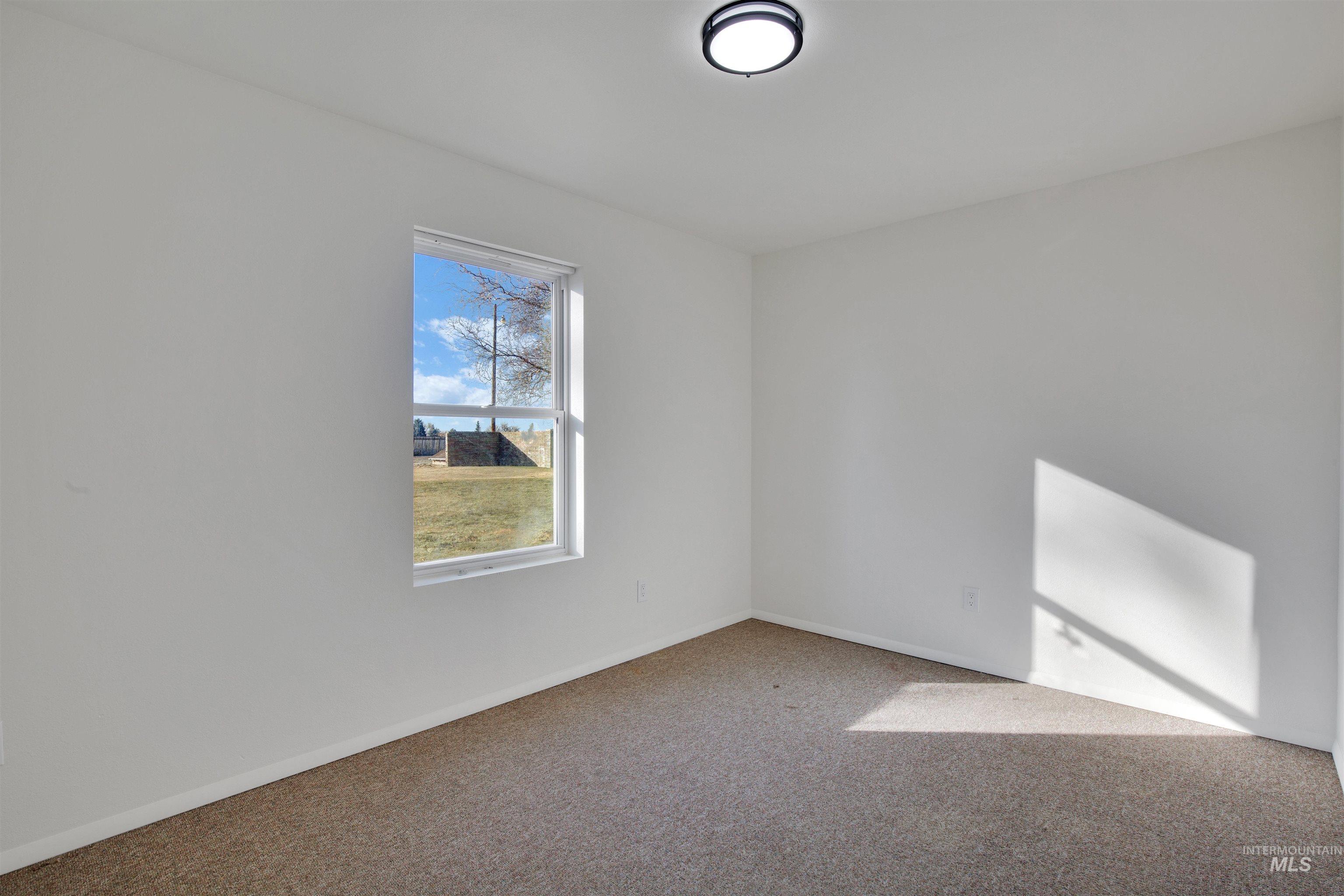 2420 Elizabeth Blvd, Twin Falls, Idaho 83301, 2 Bedrooms, 3 Bathrooms, Residential Income For Sale, Price $649,900, 98946934