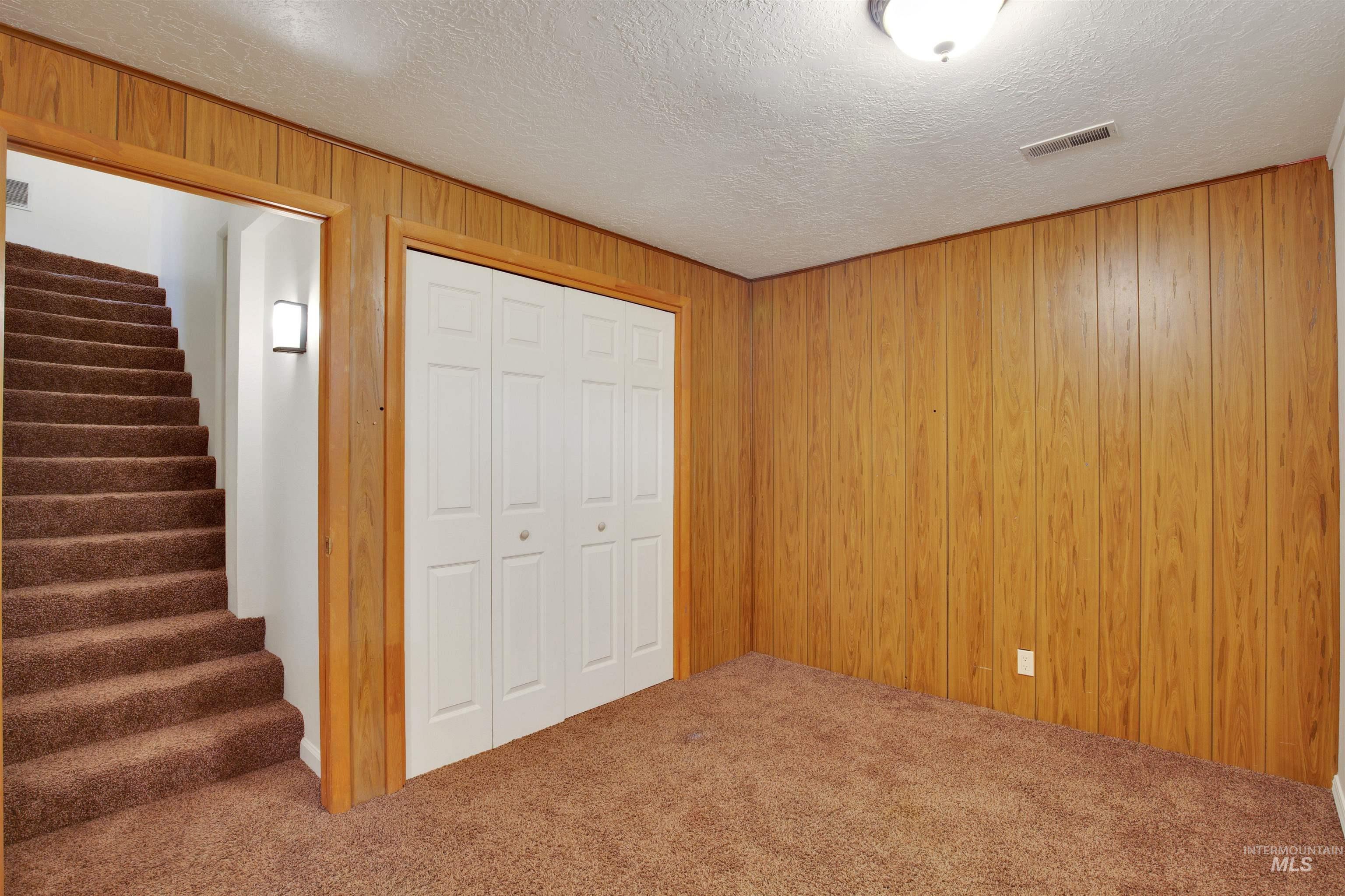 2420 Elizabeth Blvd, Twin Falls, Idaho 83301, 2 Bedrooms, 3 Bathrooms, Residential Income For Sale, Price $649,900, 98946934