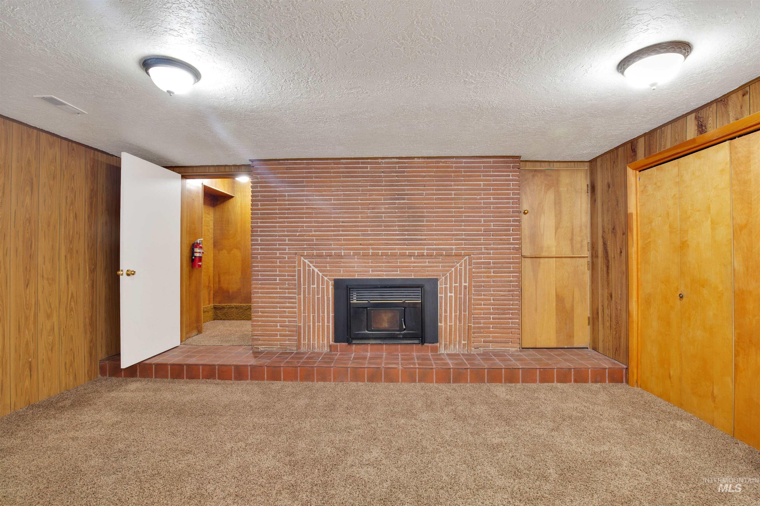 2420 Elizabeth Blvd, Twin Falls, Idaho 83301, 2 Bedrooms, 3 Bathrooms, Residential Income For Sale, Price $649,900, 98946934
