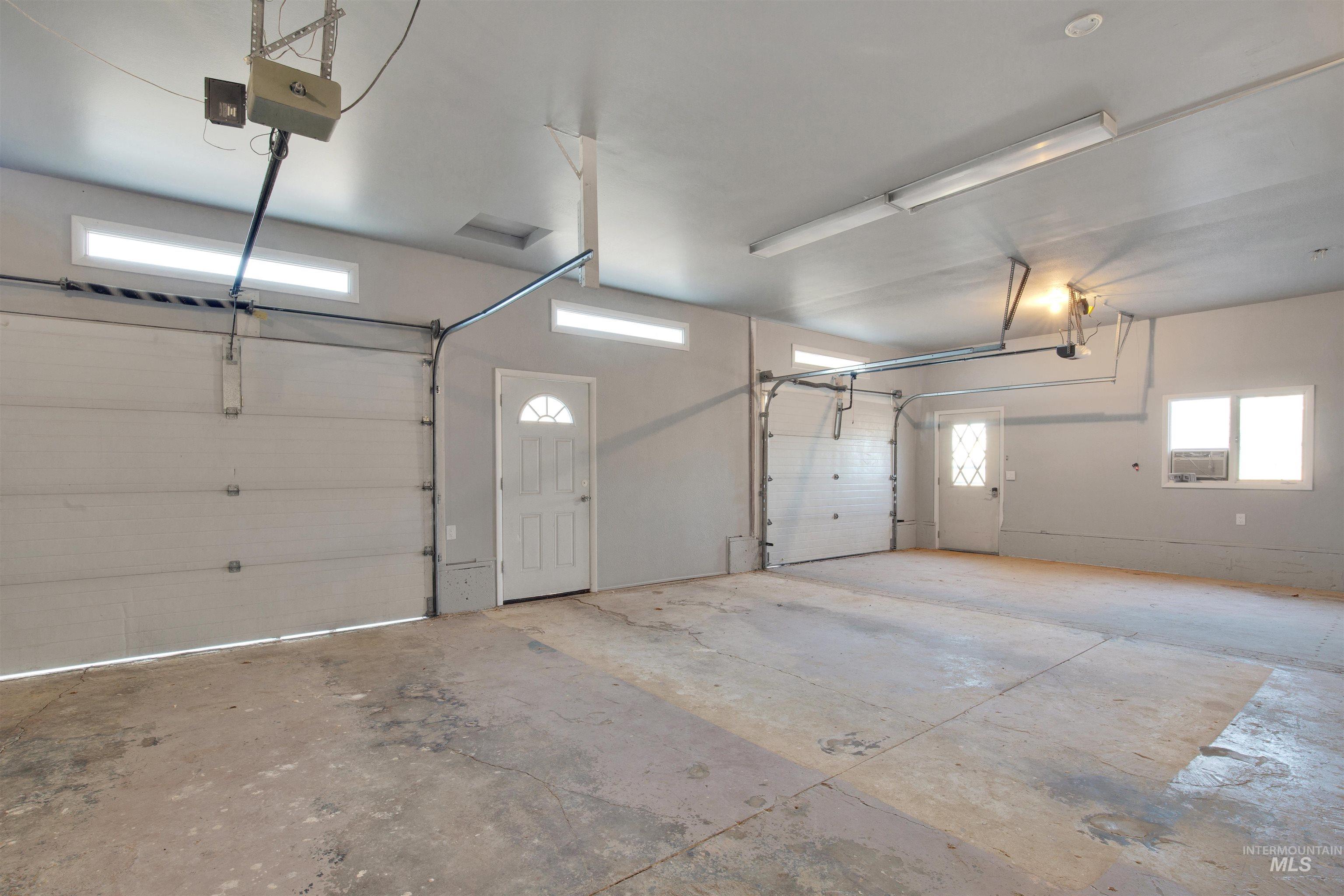 2420 Elizabeth Blvd, Twin Falls, Idaho 83301, 2 Bedrooms, 3 Bathrooms, Residential Income For Sale, Price $649,900, 98946934