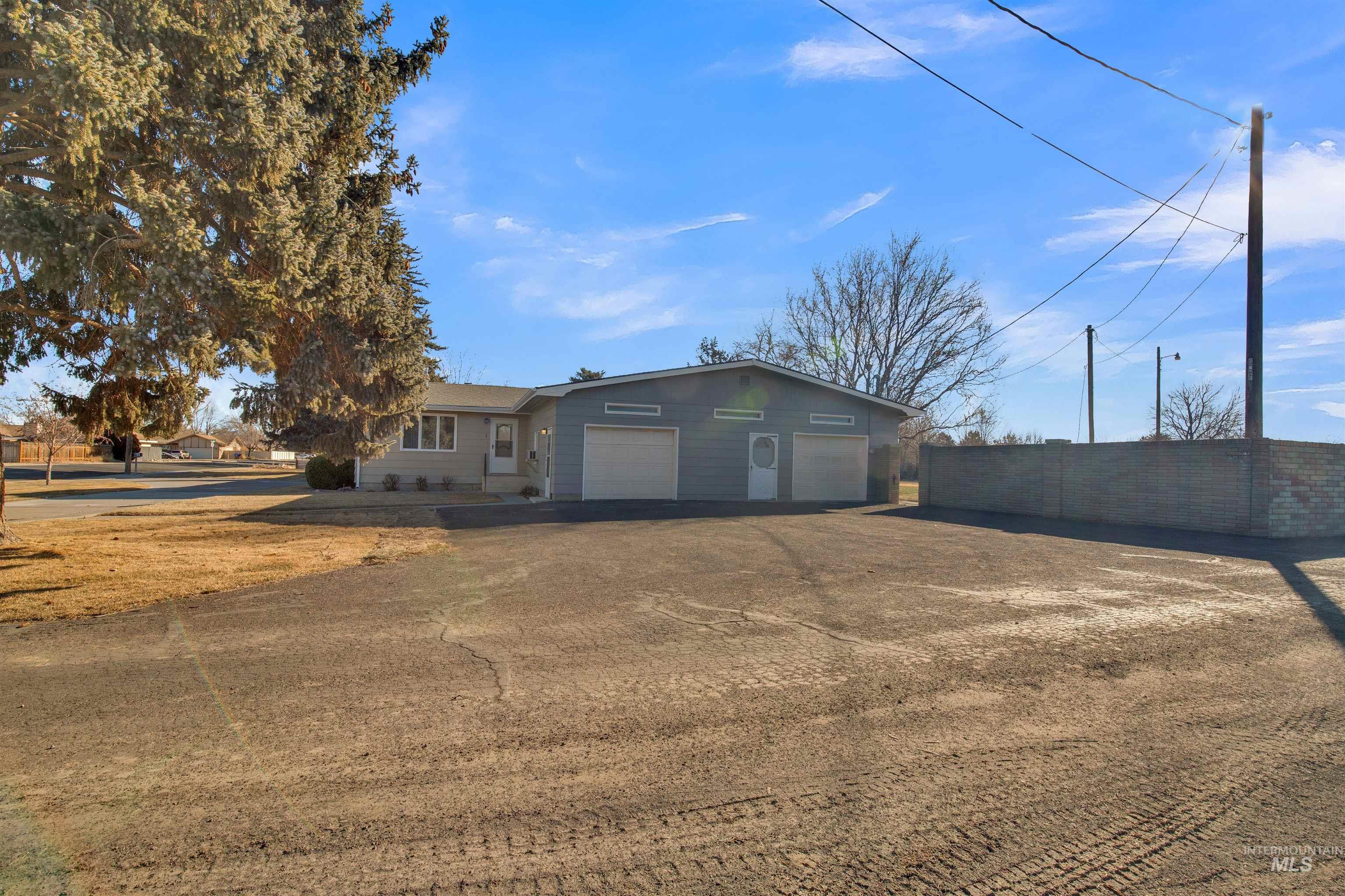2420 Elizabeth Blvd, Twin Falls, Idaho 83301, 2 Bedrooms, 3 Bathrooms, Residential Income For Sale, Price $649,900, 98946934