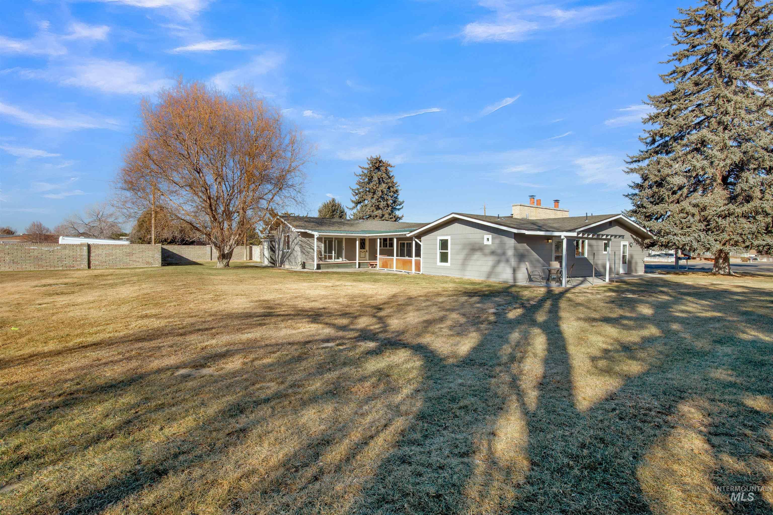 2420 Elizabeth Blvd, Twin Falls, Idaho 83301, 2 Bedrooms, 3 Bathrooms, Residential Income For Sale, Price $649,900, 98946934