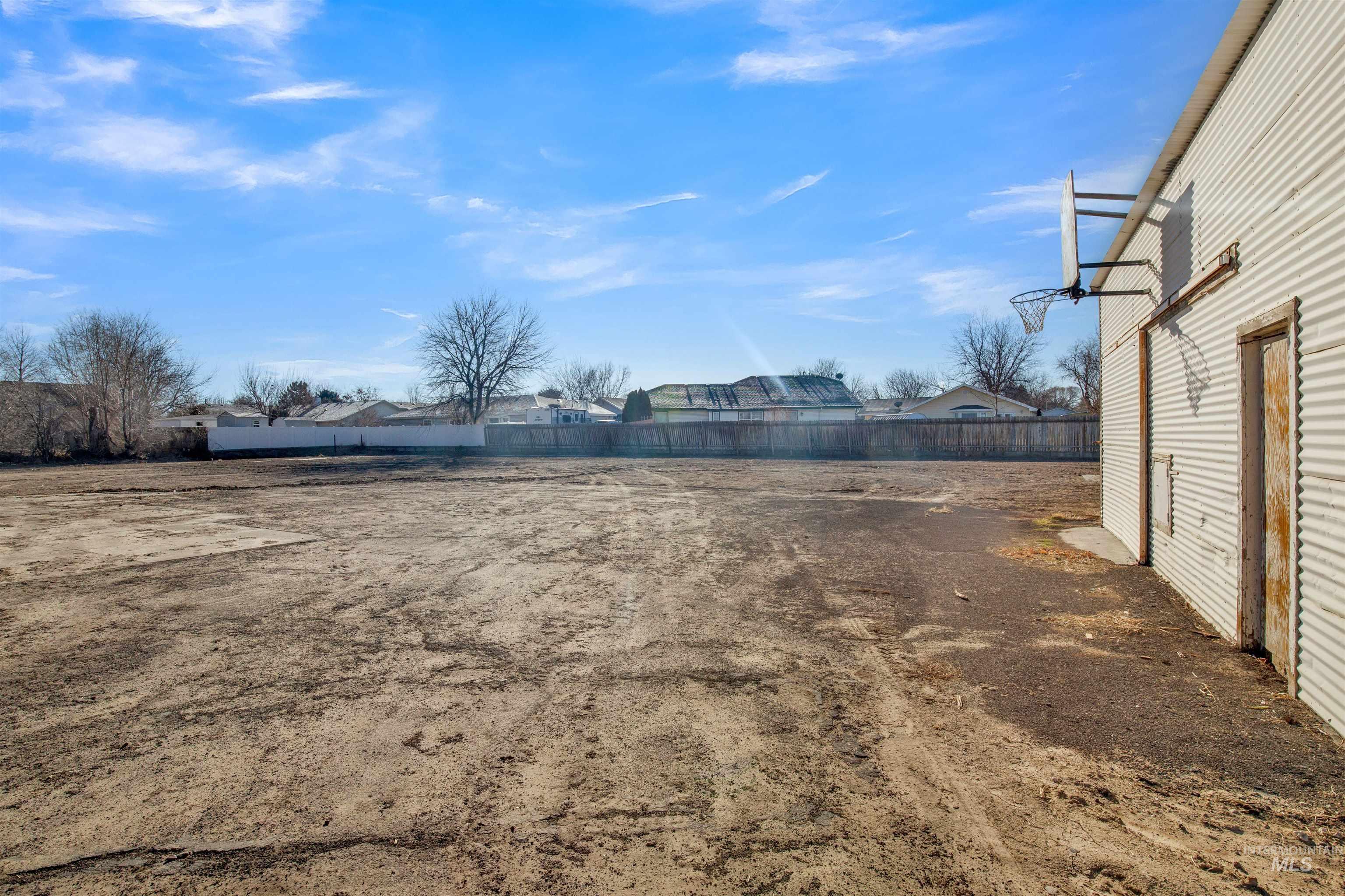 2420 Elizabeth Blvd, Twin Falls, Idaho 83301, 2 Bedrooms, 3 Bathrooms, Residential Income For Sale, Price $649,900, 98946934