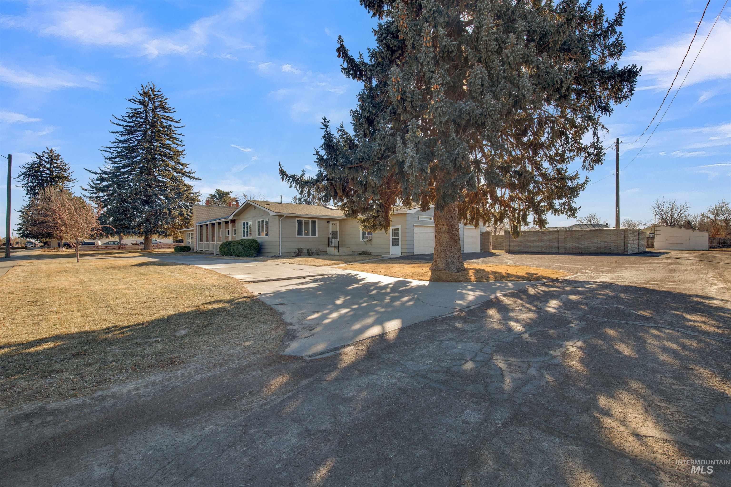 2420 Elizabeth Blvd, Twin Falls, Idaho 83301, 2 Bedrooms, 3 Bathrooms, Residential Income For Sale, Price $649,900, 98946934