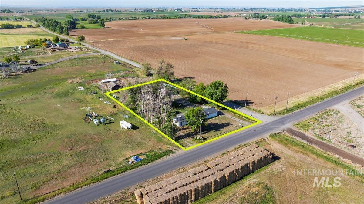 2201 E 1775 S, Gooding, Idaho 83330, 3 Bedrooms, 1 Bathroom, Residential For Sale, Price $375,000, 98946939