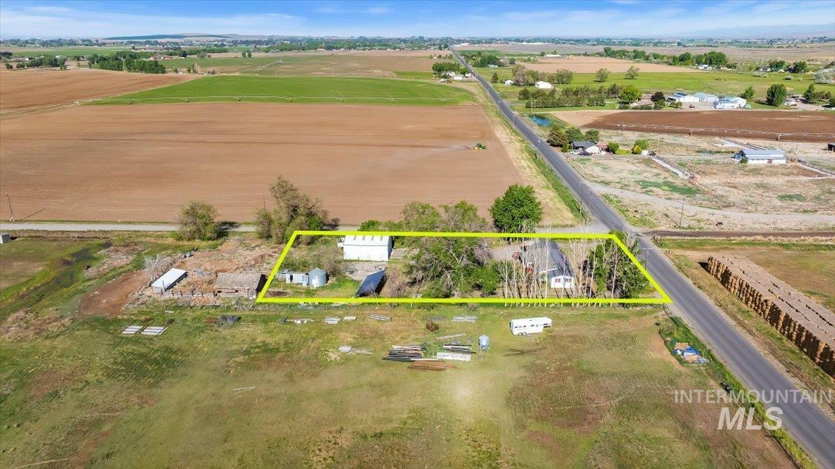 2201 E 1775 S, Gooding, Idaho 83330, 3 Bedrooms, 1 Bathroom, Residential For Sale, Price $375,000, 98946939