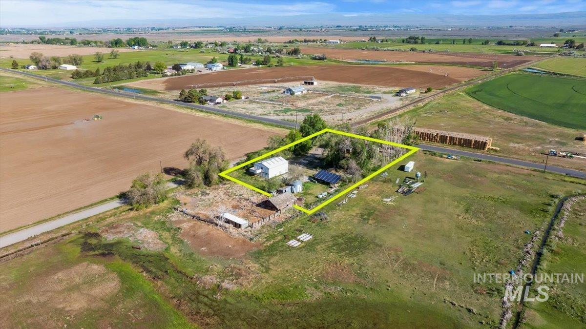 2201 E 1775 S, Gooding, Idaho 83330, 3 Bedrooms, 1 Bathroom, Residential For Sale, Price $375,000, 98946939