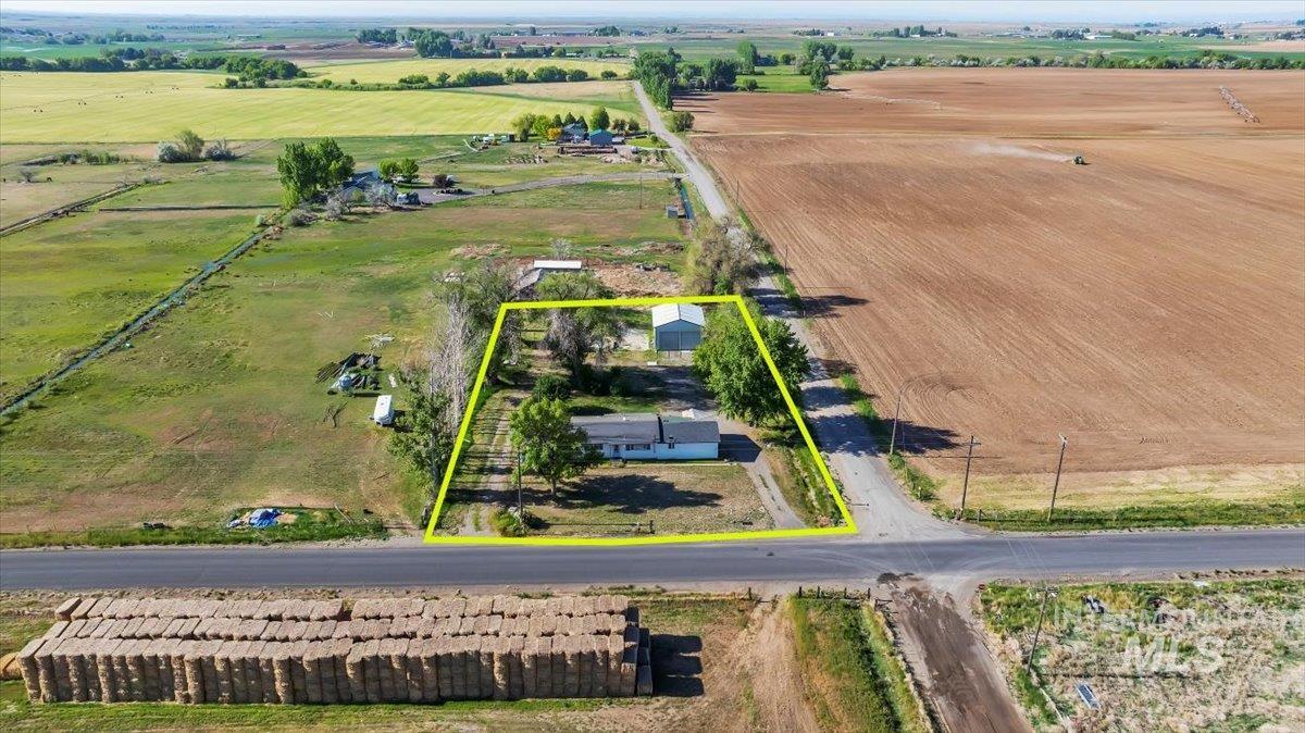 2201 E 1775 S, Gooding, Idaho 83330, 3 Bedrooms, 1 Bathroom, Residential For Sale, Price $375,000, 98946939