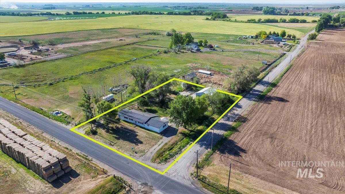 2201 E 1775 S, Gooding, Idaho 83330, 3 Bedrooms, 1 Bathroom, Residential For Sale, Price $375,000, 98946939