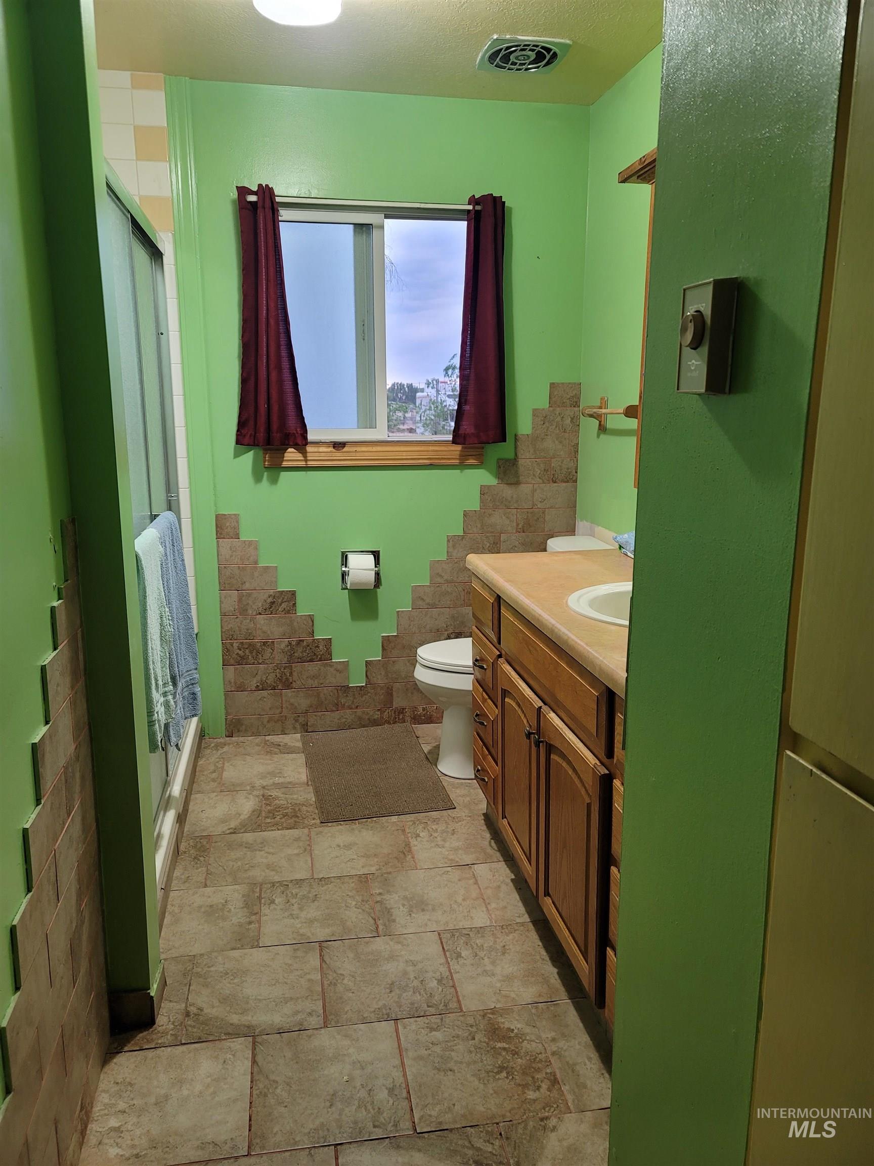 2201 E 1775 S, Gooding, Idaho 83330, 3 Bedrooms, 1 Bathroom, Residential For Sale, Price $375,000, 98946939