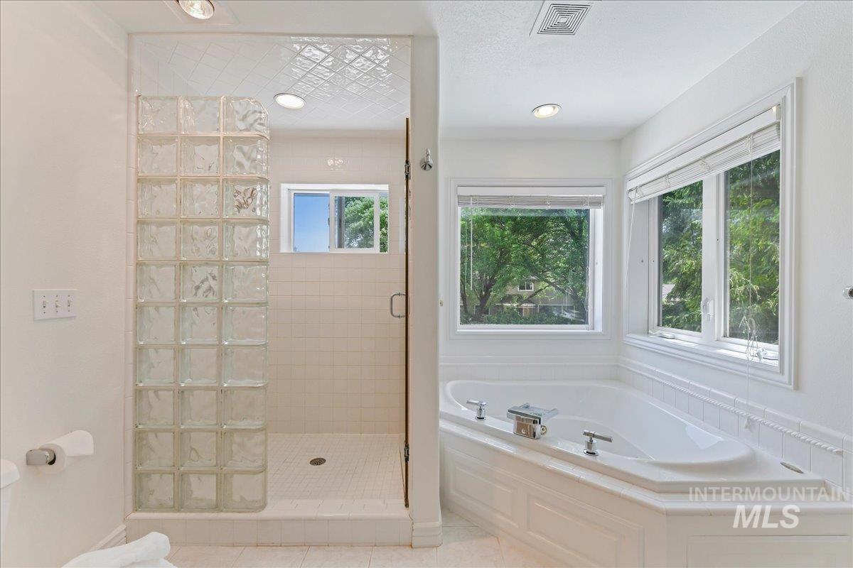 5130 N Lakemont Ln, Garden City, Idaho 83714, 4 Bedrooms, 2.5 Bathrooms, Residential For Sale, Price $999,900, 98946972