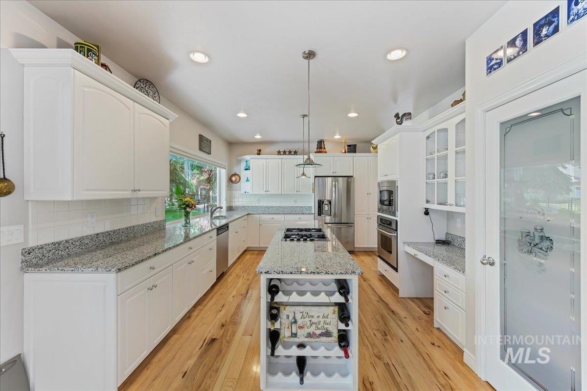 5130 N Lakemont Ln, Garden City, Idaho 83714, 4 Bedrooms, 2.5 Bathrooms, Residential For Sale, Price $999,900, 98946972