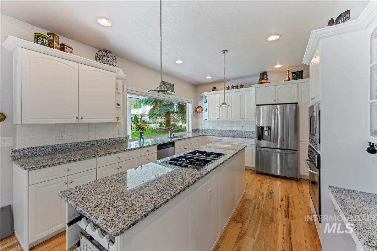 5130 N Lakemont Ln, Garden City, Idaho 83714, 4 Bedrooms, 2.5 Bathrooms, Residential For Sale, Price $999,900, 98946972