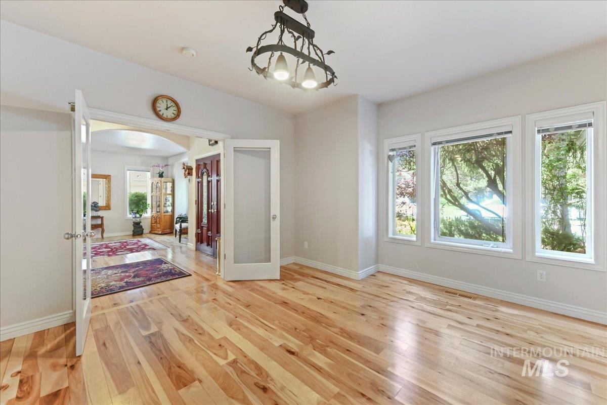 5130 N Lakemont Ln, Garden City, Idaho 83714, 4 Bedrooms, 2.5 Bathrooms, Residential For Sale, Price $999,900, 98946972