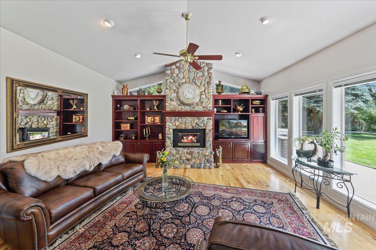 5130 N Lakemont Ln, Garden City, Idaho 83714, 4 Bedrooms, 2.5 Bathrooms, Residential For Sale, Price $999,900, 98946972