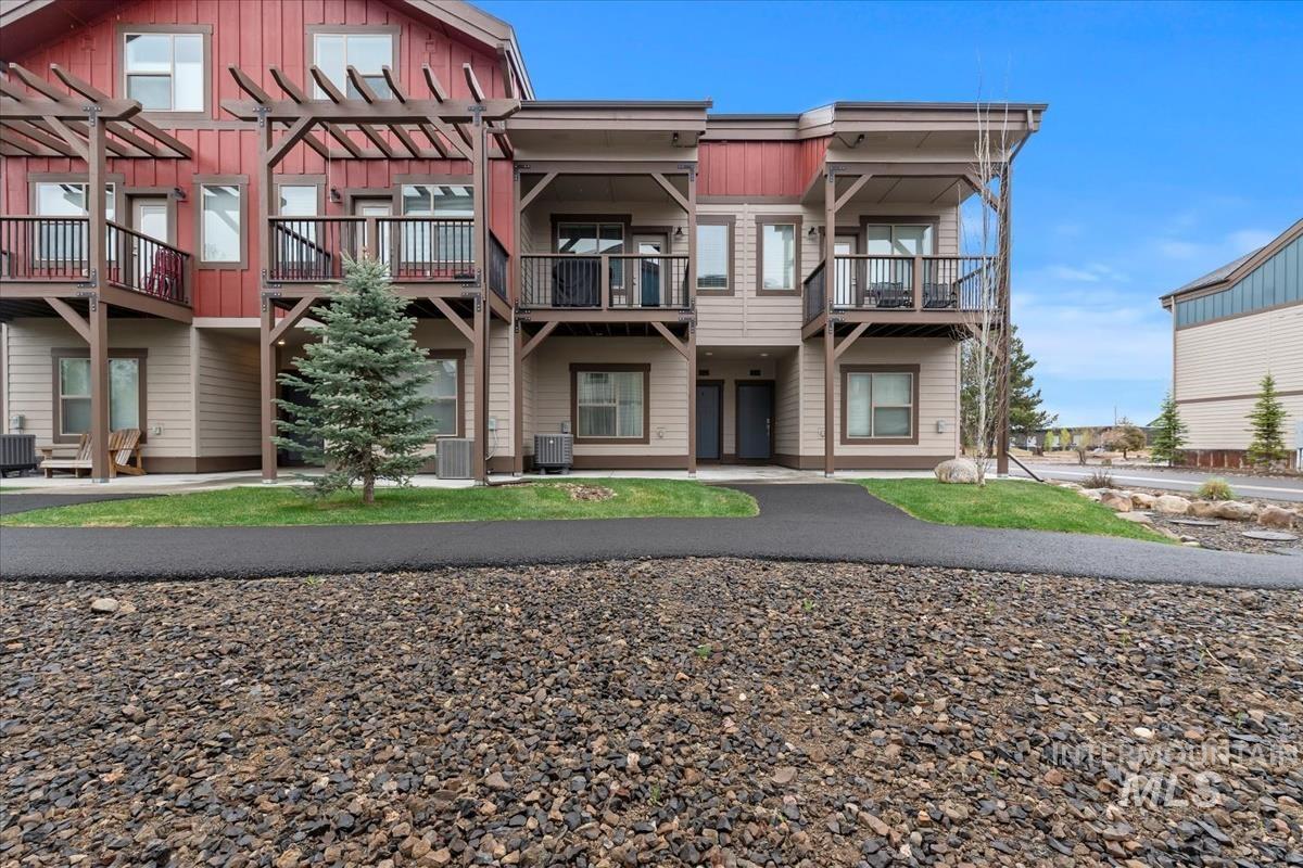 302 Broken Creek, McCall, Idaho 83638, 3 Bedrooms, 3 Bathrooms, Residential For Sale, Price $545,000, 98947046