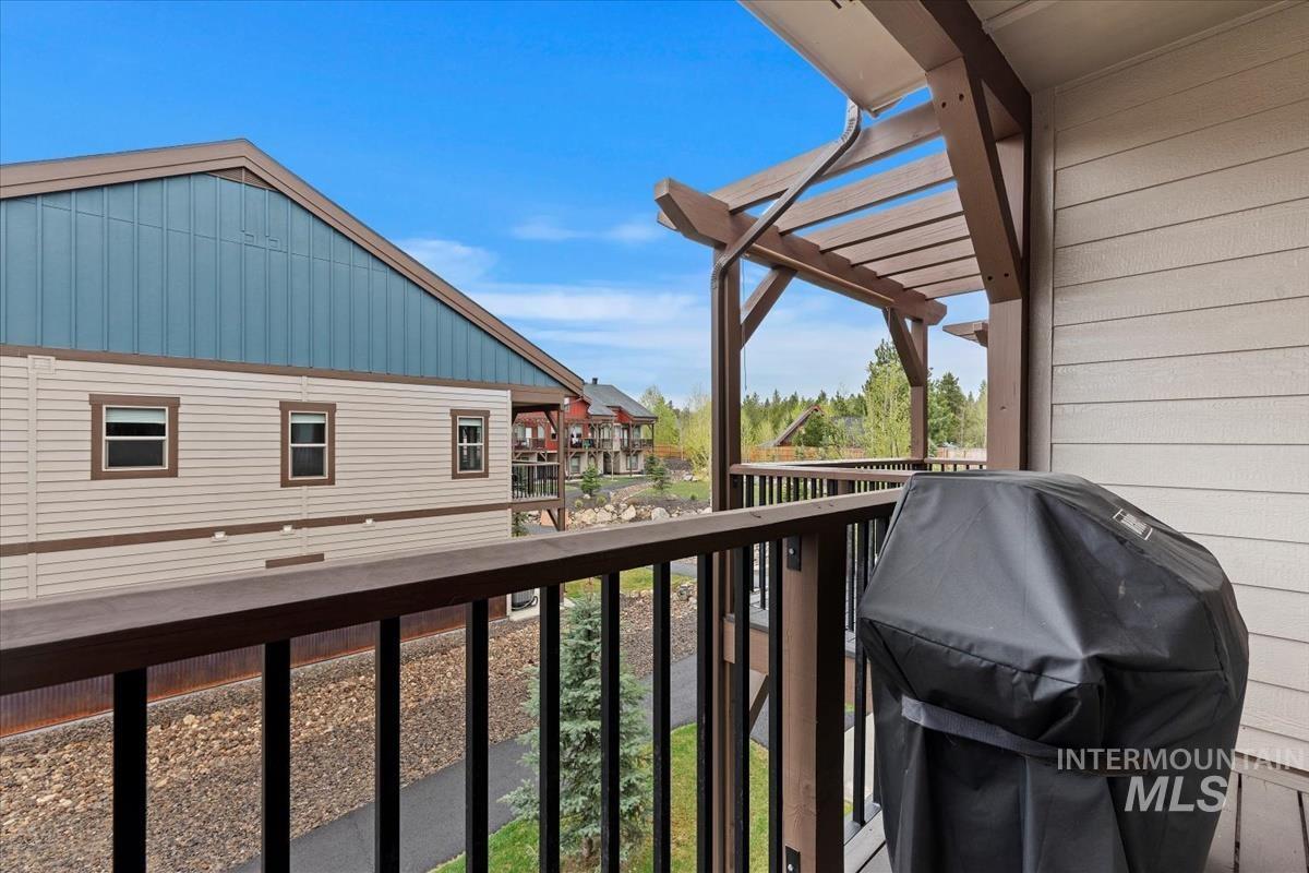 302 Broken Creek, McCall, Idaho 83638, 3 Bedrooms, 3 Bathrooms, Residential For Sale, Price $545,000, 98947046