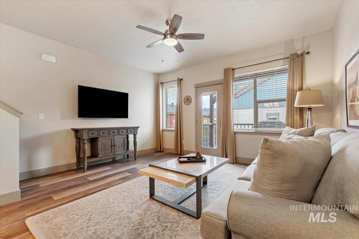 302 Broken Creek, McCall, Idaho 83638, 3 Bedrooms, 3 Bathrooms, Residential For Sale, Price $545,000, 98947046