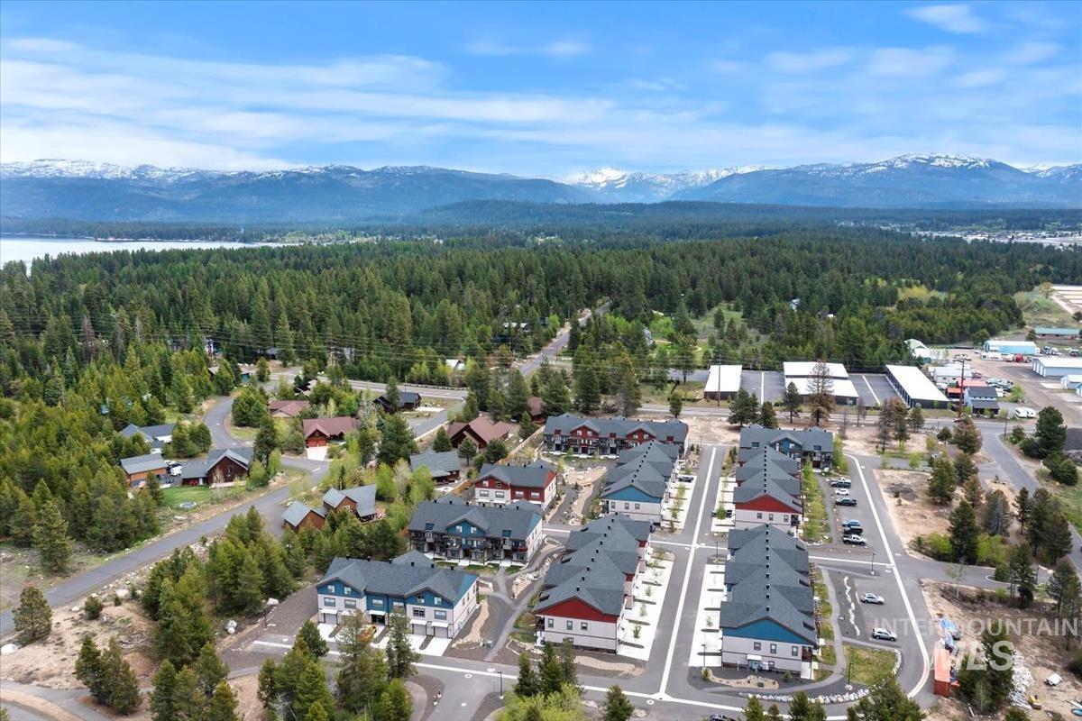 302 Broken Creek, McCall, Idaho 83638, 3 Bedrooms, 3 Bathrooms, Residential For Sale, Price $545,000, 98947046