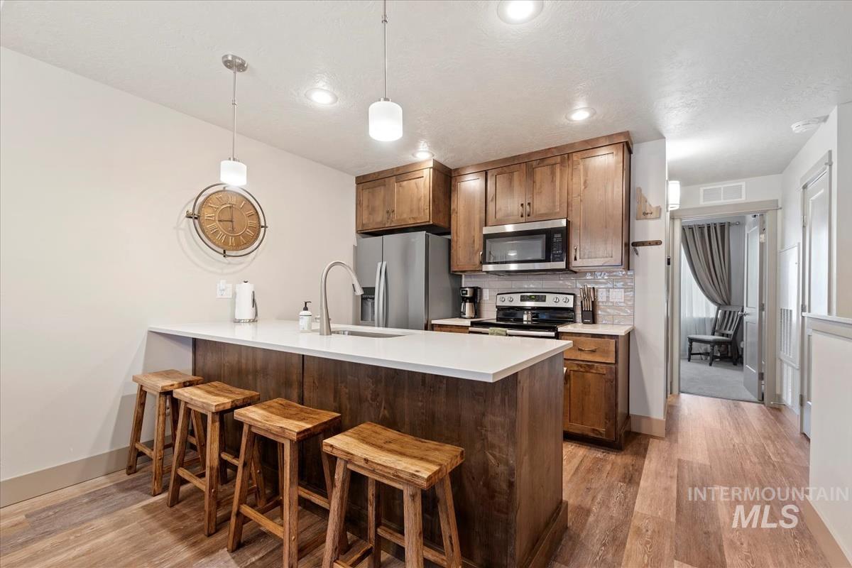 302 Broken Creek, McCall, Idaho 83638, 3 Bedrooms, 3 Bathrooms, Residential For Sale, Price $545,000, 98947046