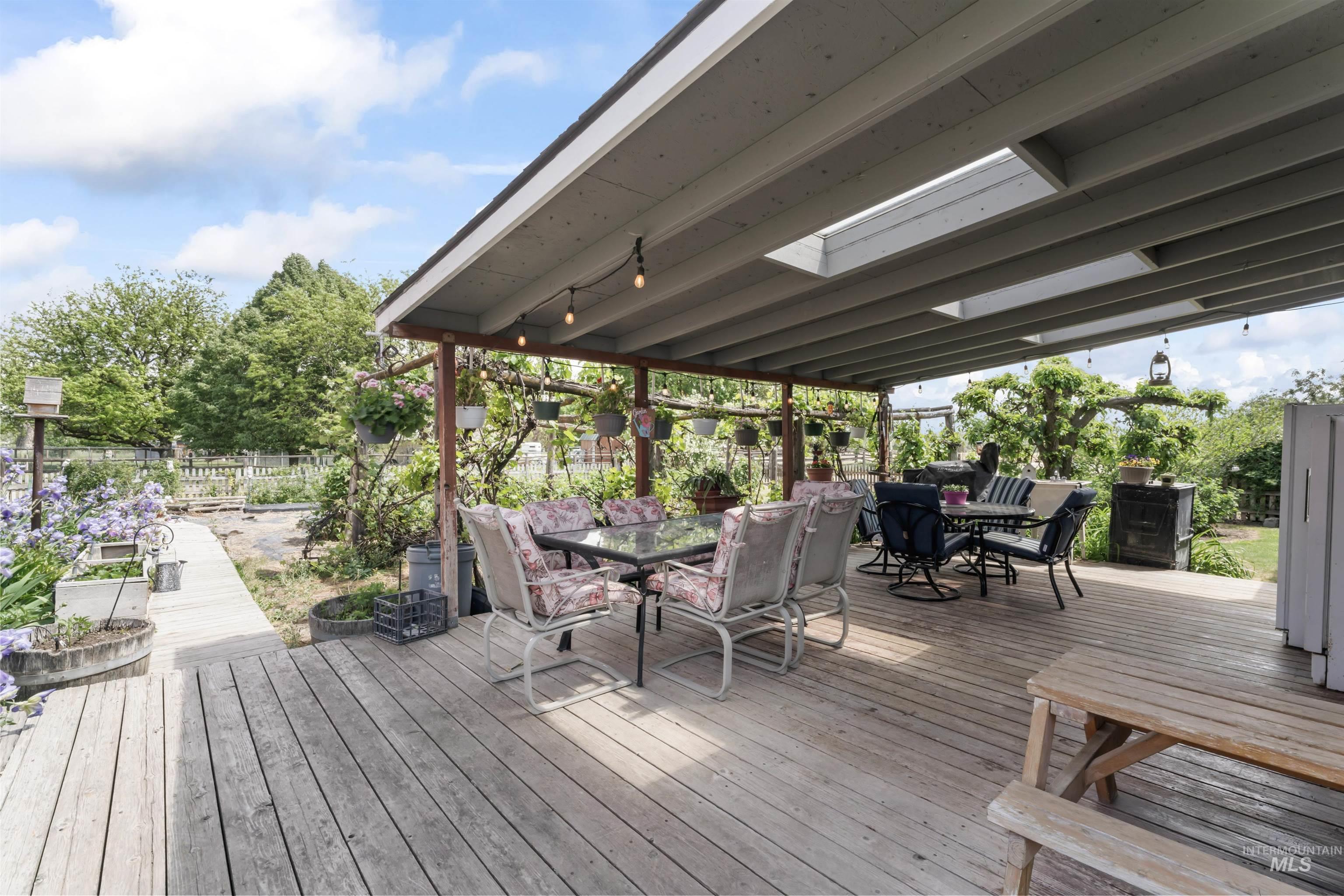 1444 W Black Canyon Hwy, Emmett, Idaho 83617, 4 Bedrooms, 2 Bathrooms, Residential For Sale, Price $850,000, 98947054