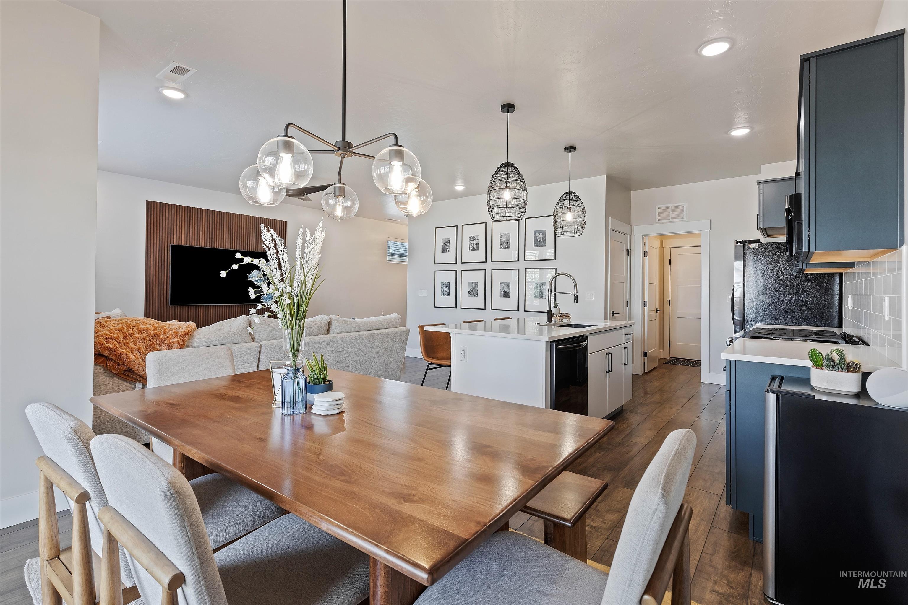 7172 W Riverwood St, Boise, Idaho 83709, 3 Bedrooms, 2.5 Bathrooms, Residential For Sale, Price $459,900, 98947094