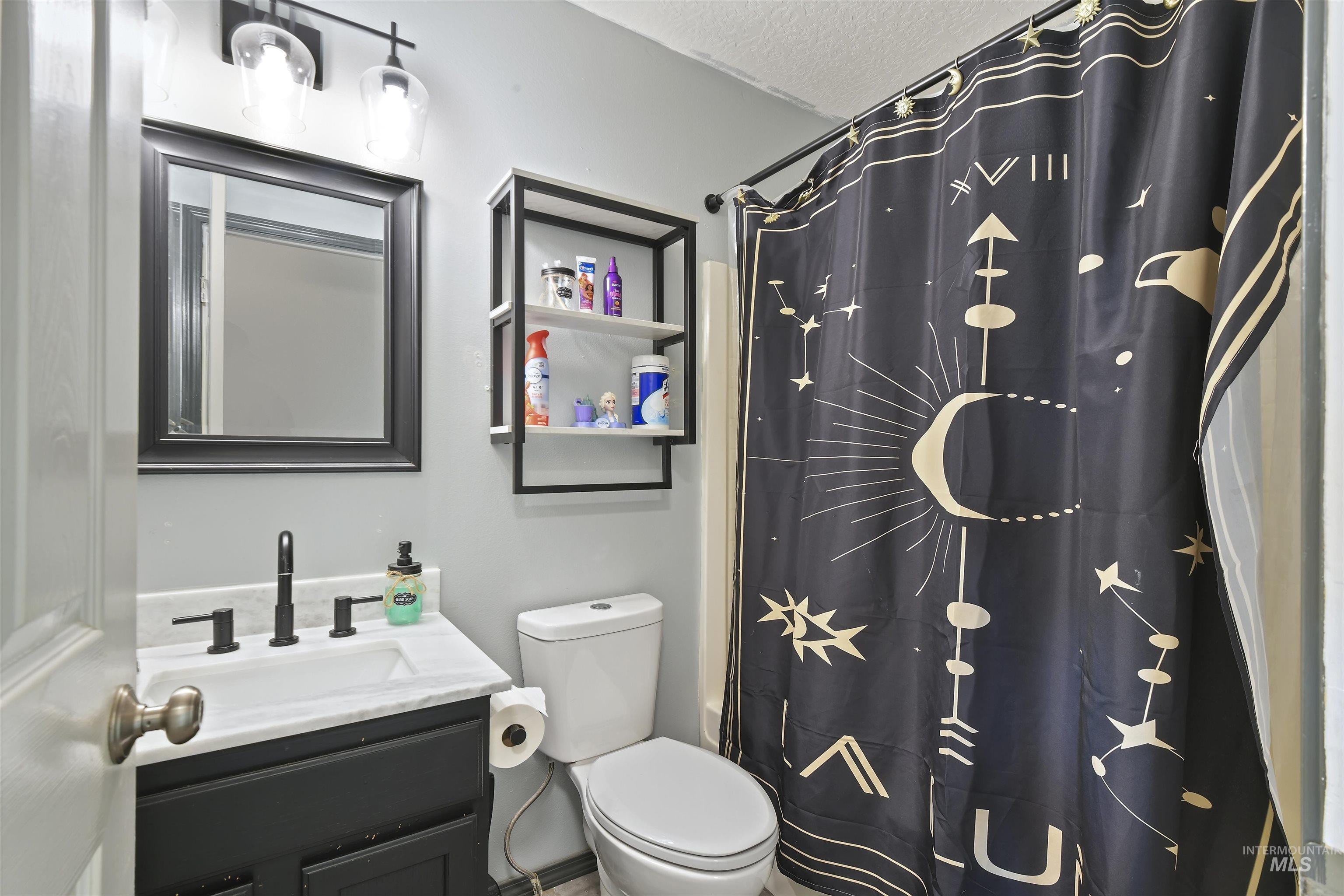 1800 W Owyhee Ave, Nampa, Idaho 83651, 3 Bedrooms, 2.5 Bathrooms, Residential For Sale, Price $369,900, 98947103