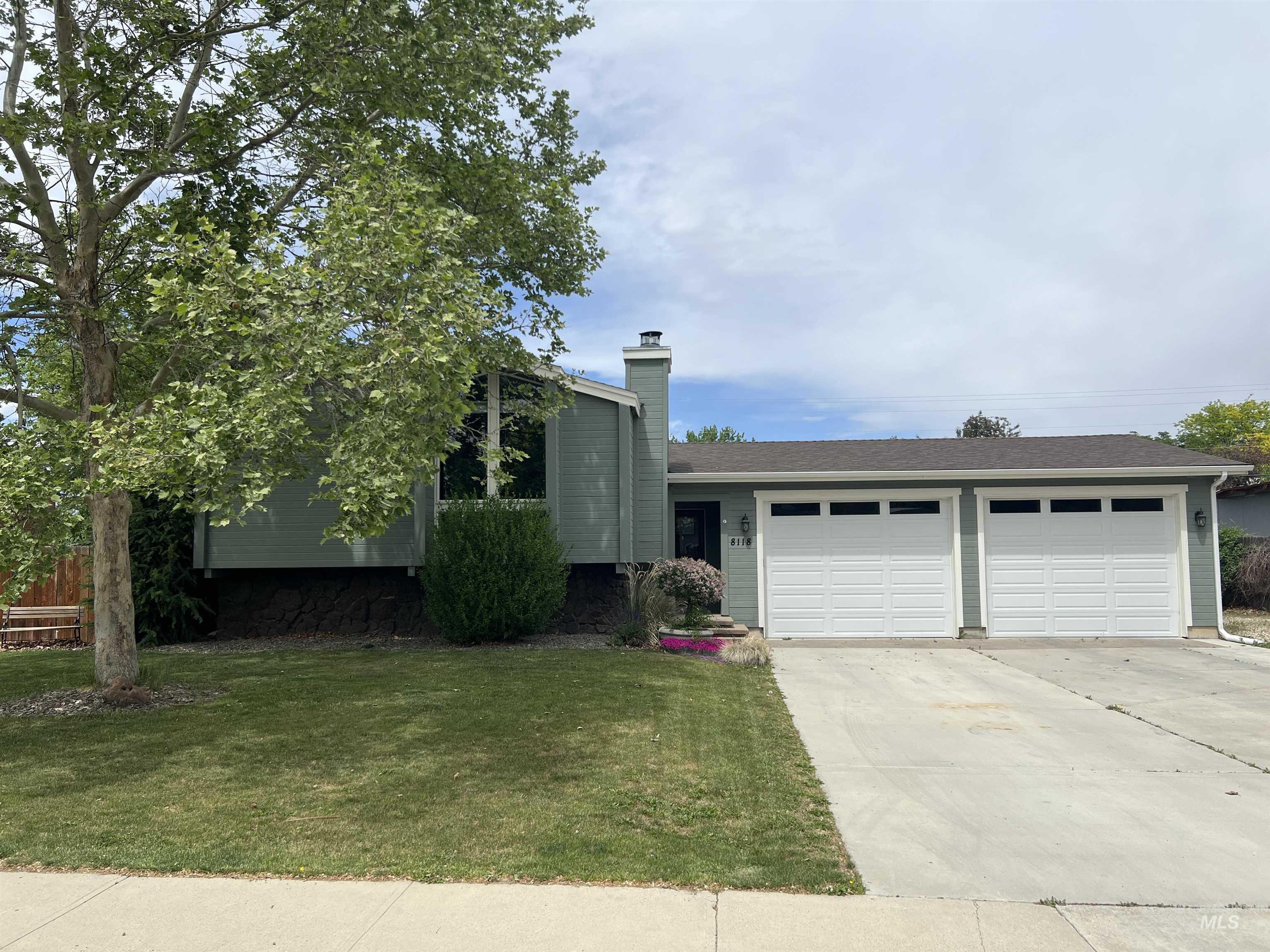 8118 W Hummel Drive, Boise, Idaho 83709, 3 Bedrooms, 2 Bathrooms, Residential For Sale, Price $499,000, 98947109