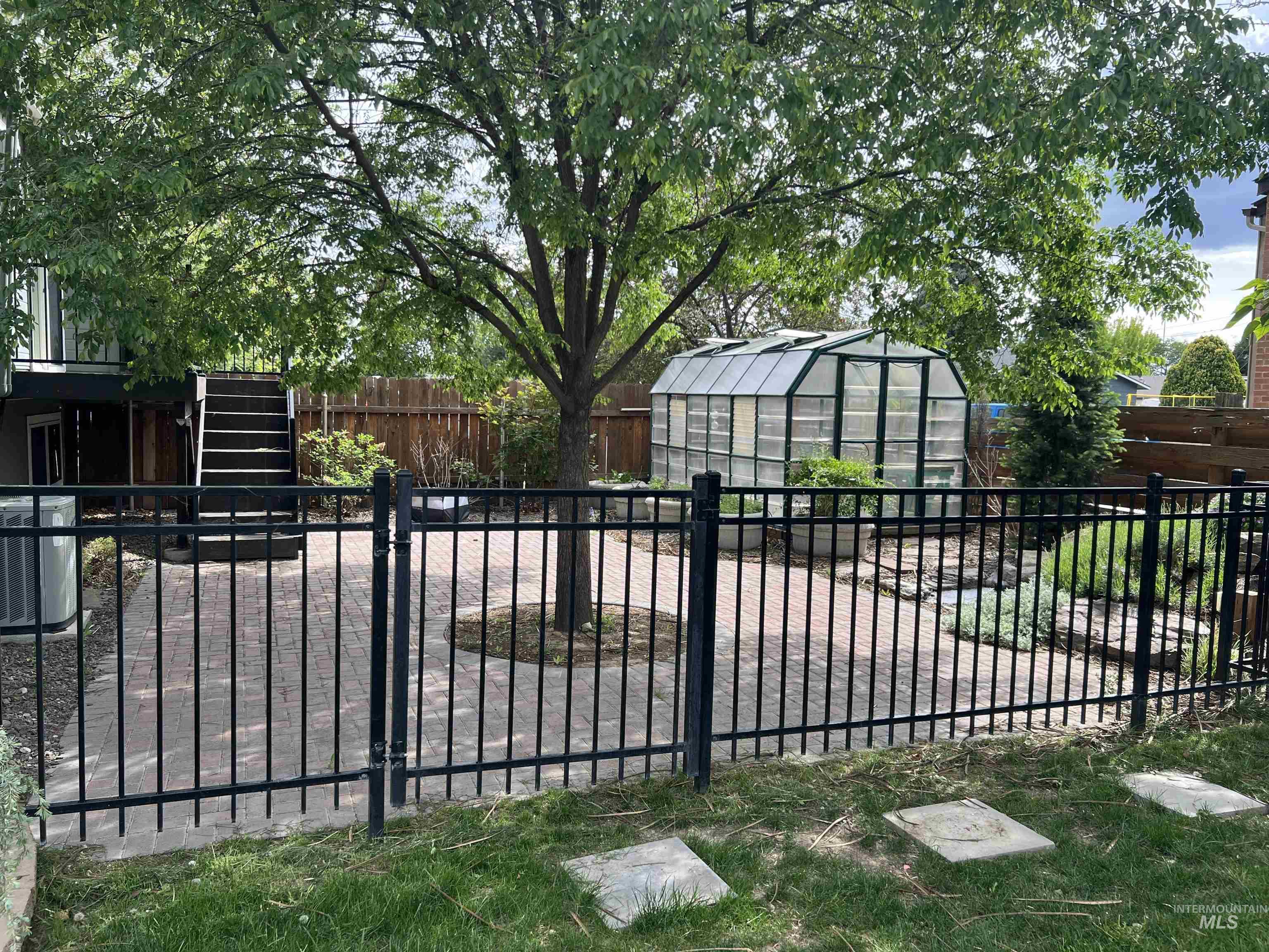 8118 W Hummel Drive, Boise, Idaho 83709, 3 Bedrooms, 2 Bathrooms, Residential For Sale, Price $499,000, 98947109