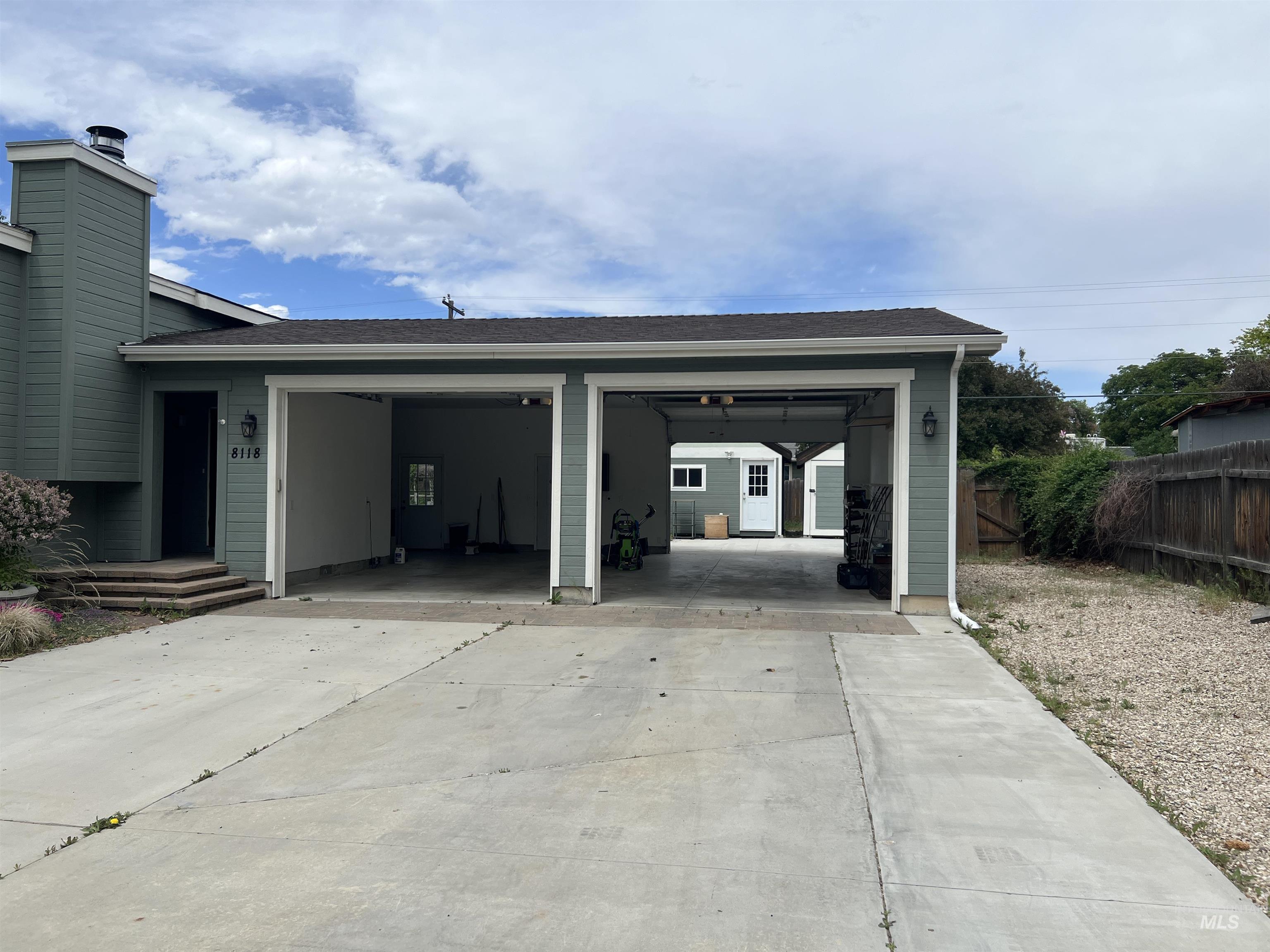 8118 W Hummel Drive, Boise, Idaho 83709, 3 Bedrooms, 2 Bathrooms, Residential For Sale, Price $499,000, 98947109