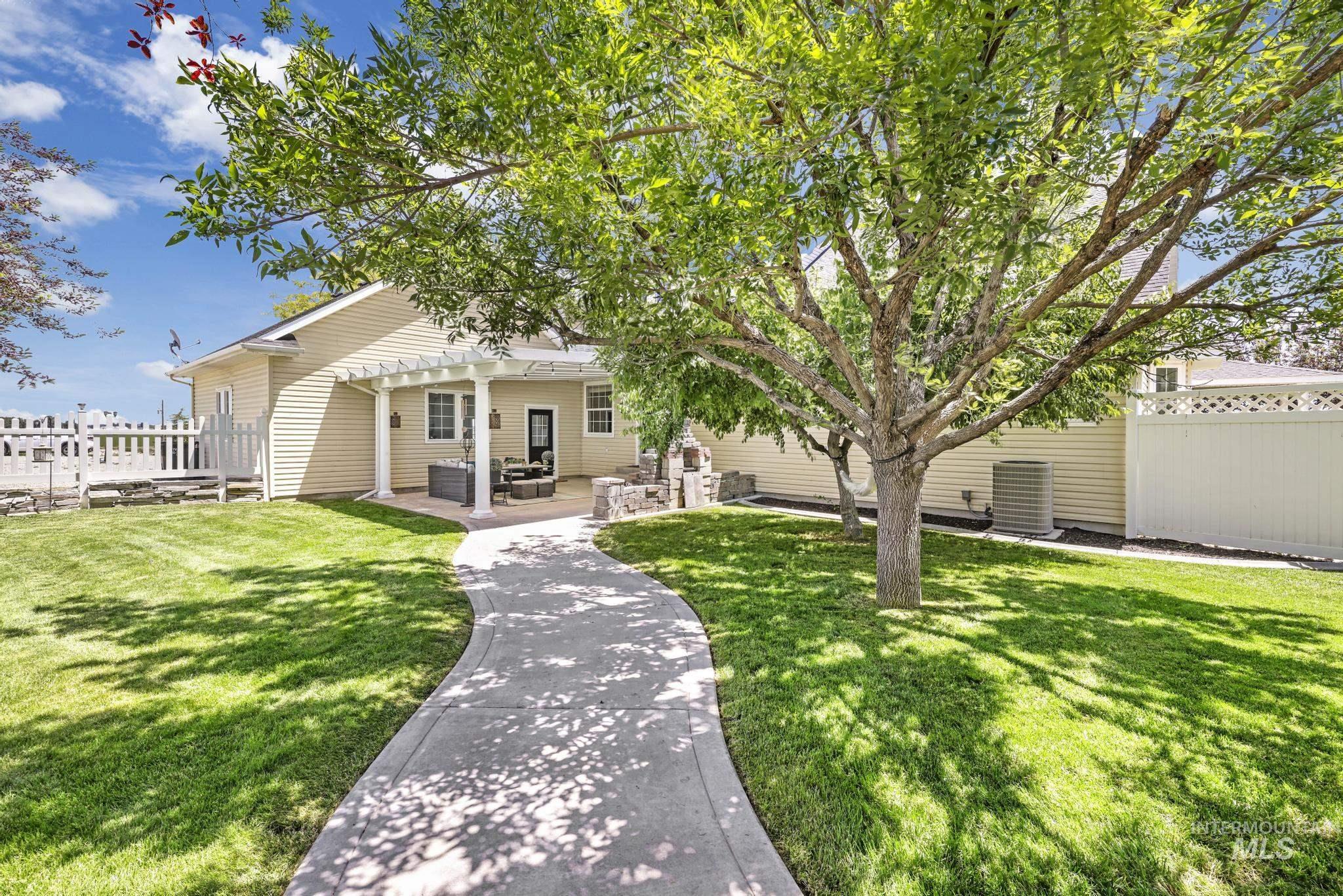930 W Wanda Lane, Heyburn, Idaho 83336, 7 Bedrooms, 4 Bathrooms, Residential For Sale, Price $1,198,000, 98947130