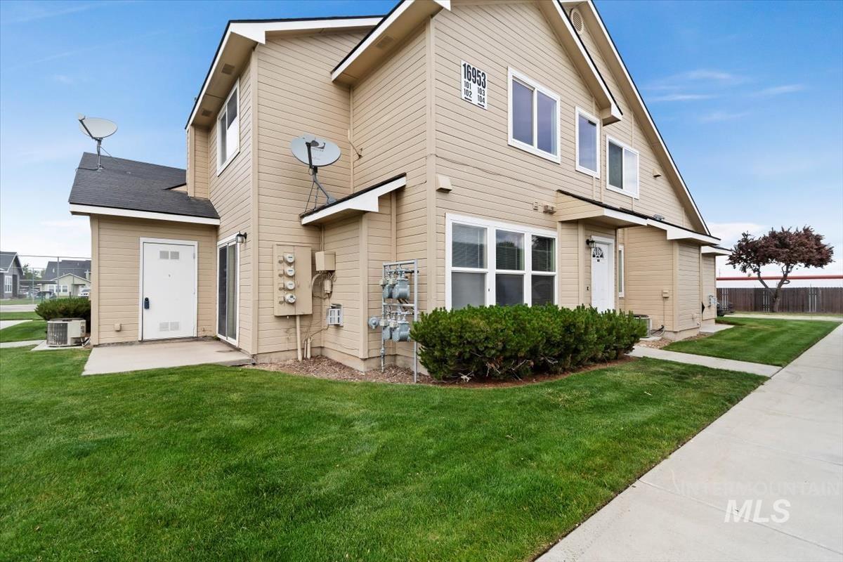 16953 N Pamela's Loop, Nampa, Idaho 83651, 2 Bedrooms, 2 Bathrooms, Residential Income For Sale, Price $839,900, 98947133