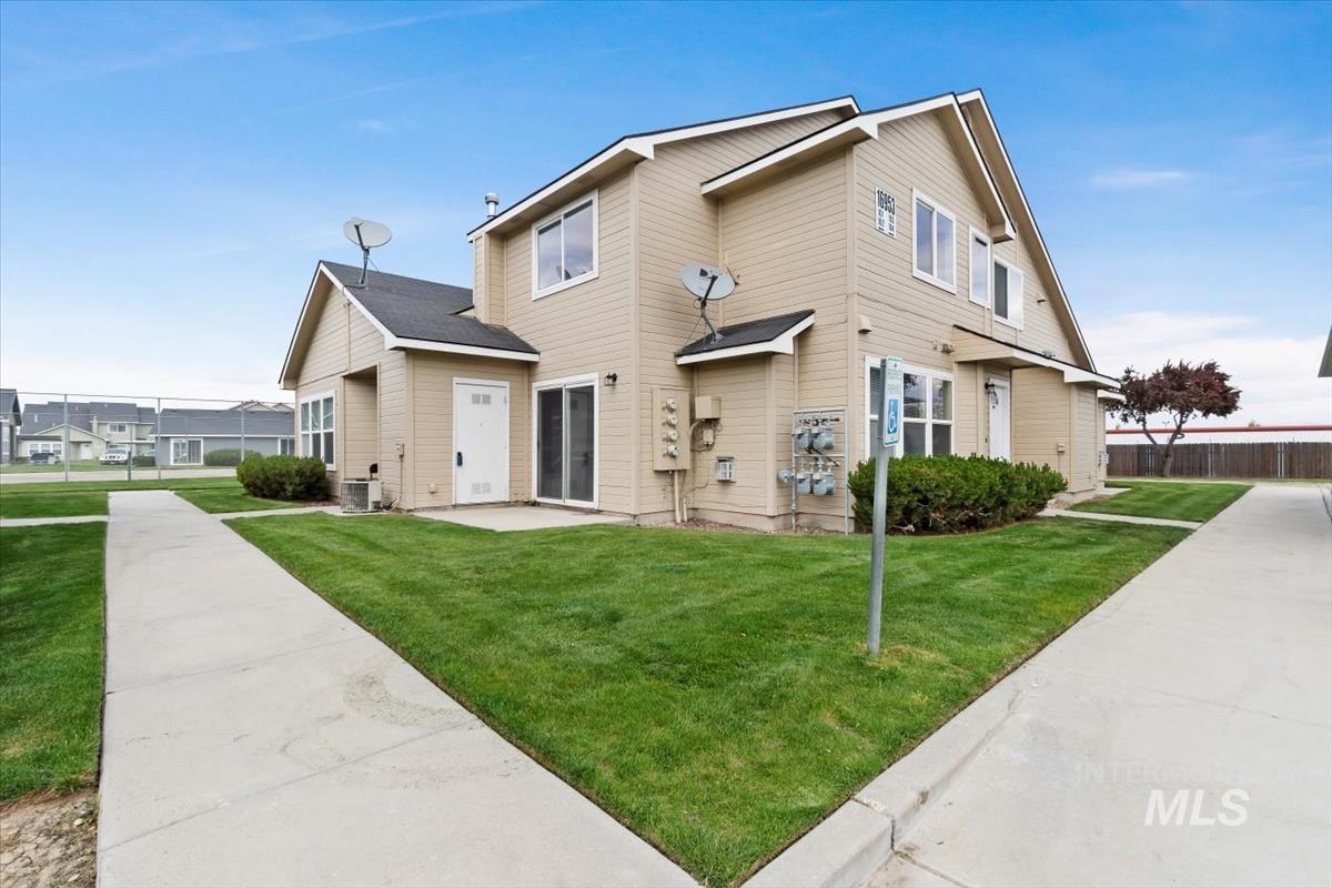 16953 N Pamela's Loop, Nampa, Idaho 83651, 2 Bedrooms, 2 Bathrooms, Residential Income For Sale, Price $839,900, 98947133