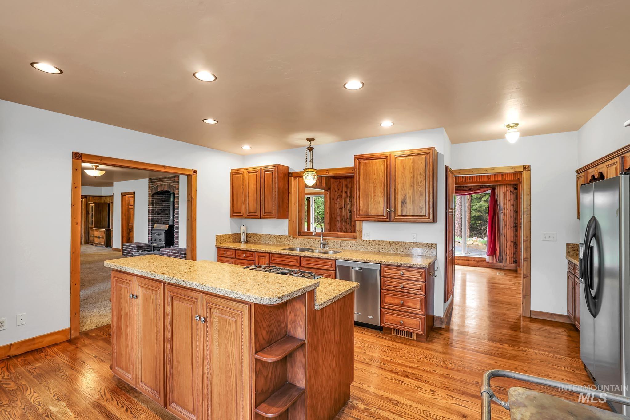 255 Rio Vista Blvd, McCall, Idaho 83638, 5 Bedrooms, 5 Bathrooms, Residential For Sale, Price $2,200,000, 98947187