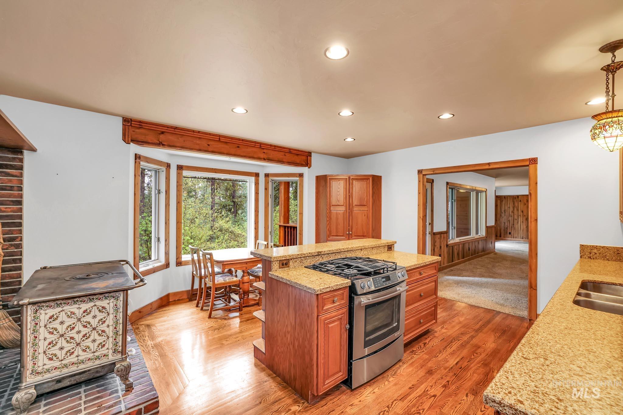 255 Rio Vista Blvd, McCall, Idaho 83638, 5 Bedrooms, 5 Bathrooms, Residential For Sale, Price $2,200,000, 98947187