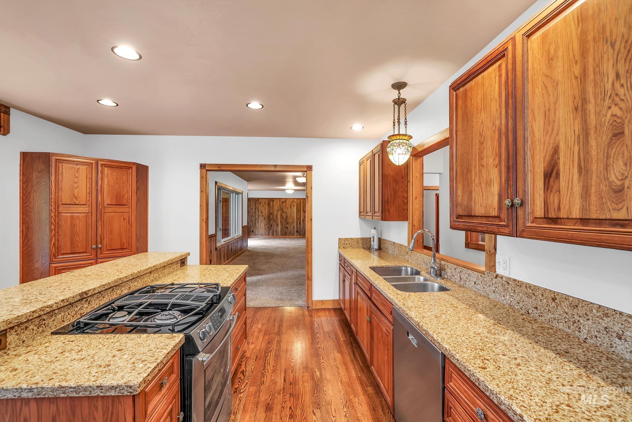 255 Rio Vista Blvd, McCall, Idaho 83638, 5 Bedrooms, 5 Bathrooms, Residential For Sale, Price $2,200,000, 98947187