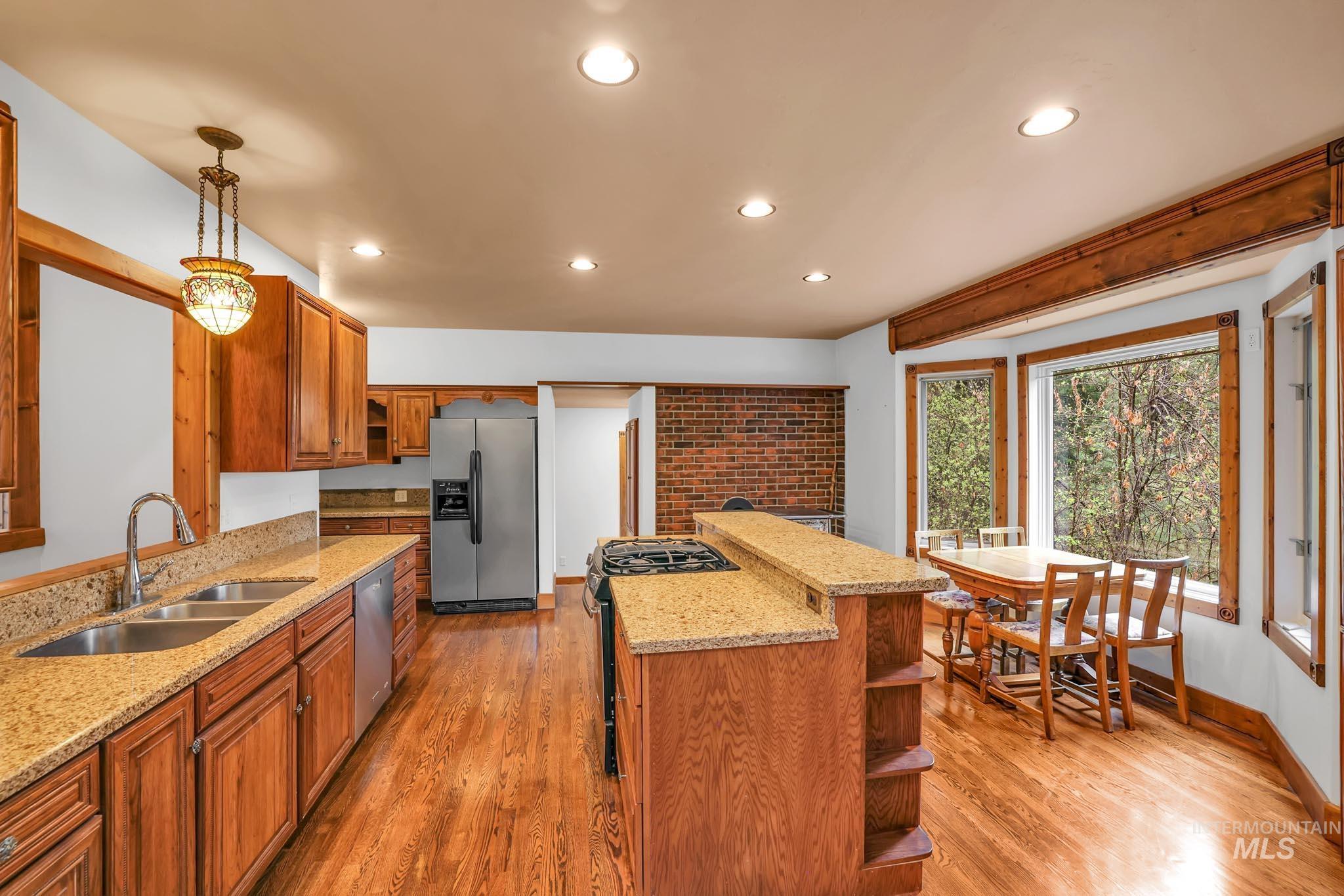 255 Rio Vista Blvd, McCall, Idaho 83638, 5 Bedrooms, 5 Bathrooms, Residential For Sale, Price $2,200,000, 98947187