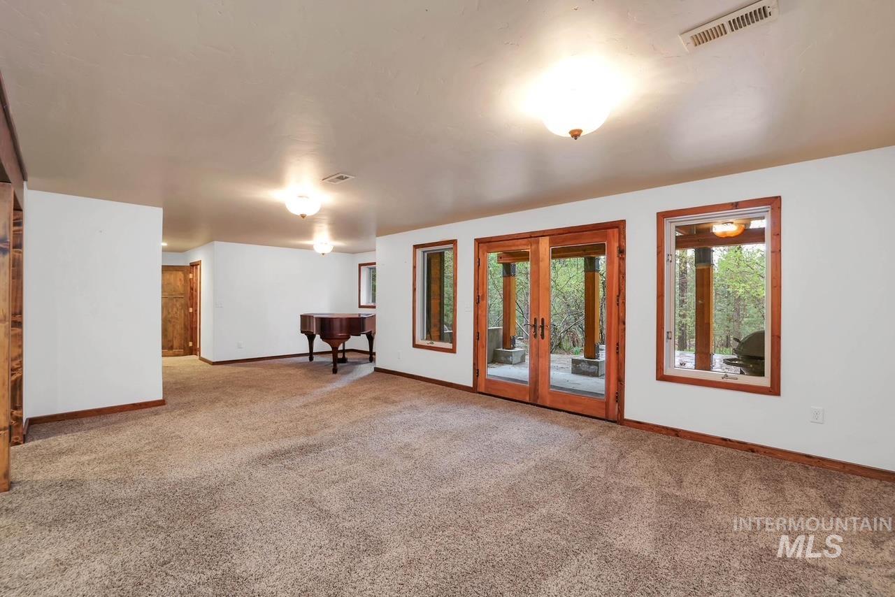 255 Rio Vista Blvd, McCall, Idaho 83638, 5 Bedrooms, 5 Bathrooms, Residential For Sale, Price $2,200,000, 98947187