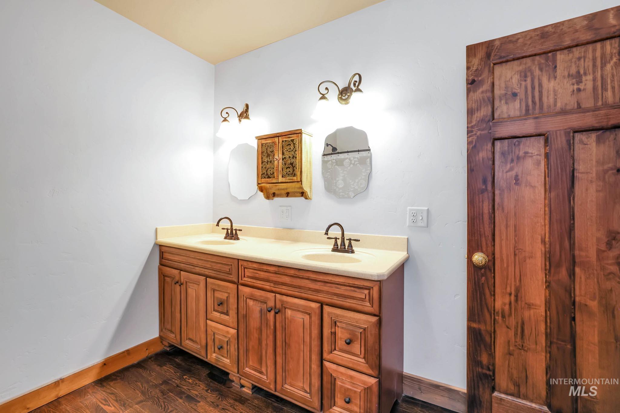 255 Rio Vista Blvd, McCall, Idaho 83638, 5 Bedrooms, 5 Bathrooms, Residential For Sale, Price $2,200,000, 98947187