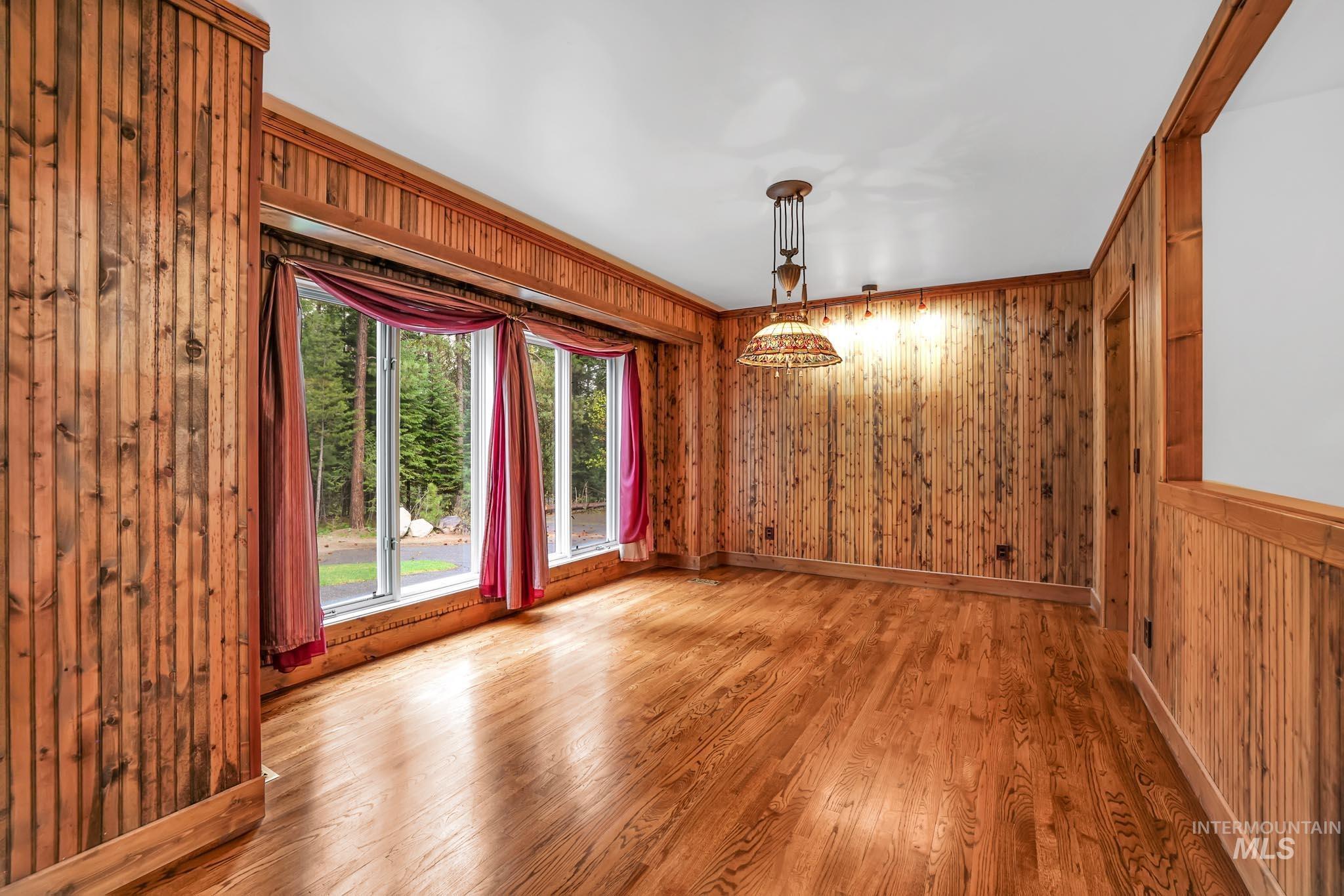 255 Rio Vista Blvd, McCall, Idaho 83638, 5 Bedrooms, 5 Bathrooms, Residential For Sale, Price $2,200,000, 98947187