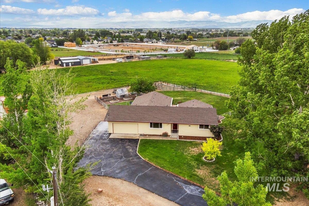 368 W King Rd., Kuna, Idaho 83634, 3 Bedrooms, 2 Bathrooms, Residential For Sale, Price $795,900, 98947206