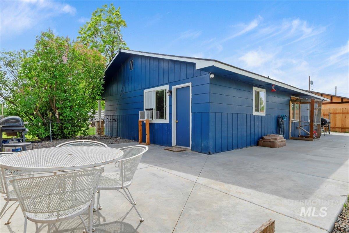 107 Nogales, Caldwell, Idaho 83605, 3 Bedrooms, 1 Bathroom, Residential For Sale, Price $334,000, 98947215
