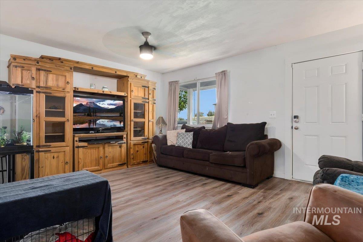 107 Nogales, Caldwell, Idaho 83605, 3 Bedrooms, 1 Bathroom, Residential For Sale, Price $334,000, 98947215