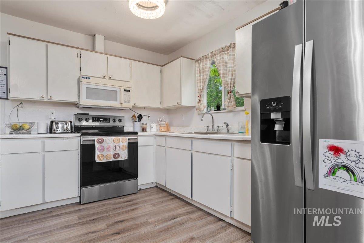 107 Nogales, Caldwell, Idaho 83605, 3 Bedrooms, 1 Bathroom, Residential For Sale, Price $334,000, 98947215