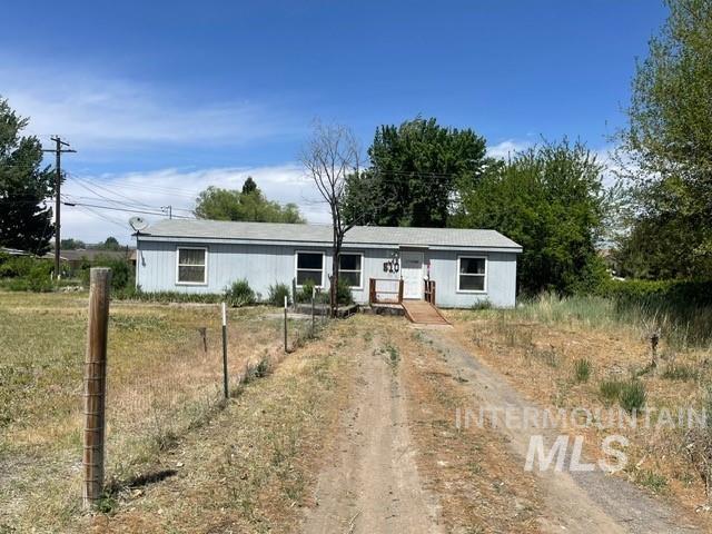 510 E Arthur Ave, Glenns Ferry, Idaho 83623-2383, 3 Bedrooms, 2 Bathrooms, Residential For Sale, Price $165,000, 98947222