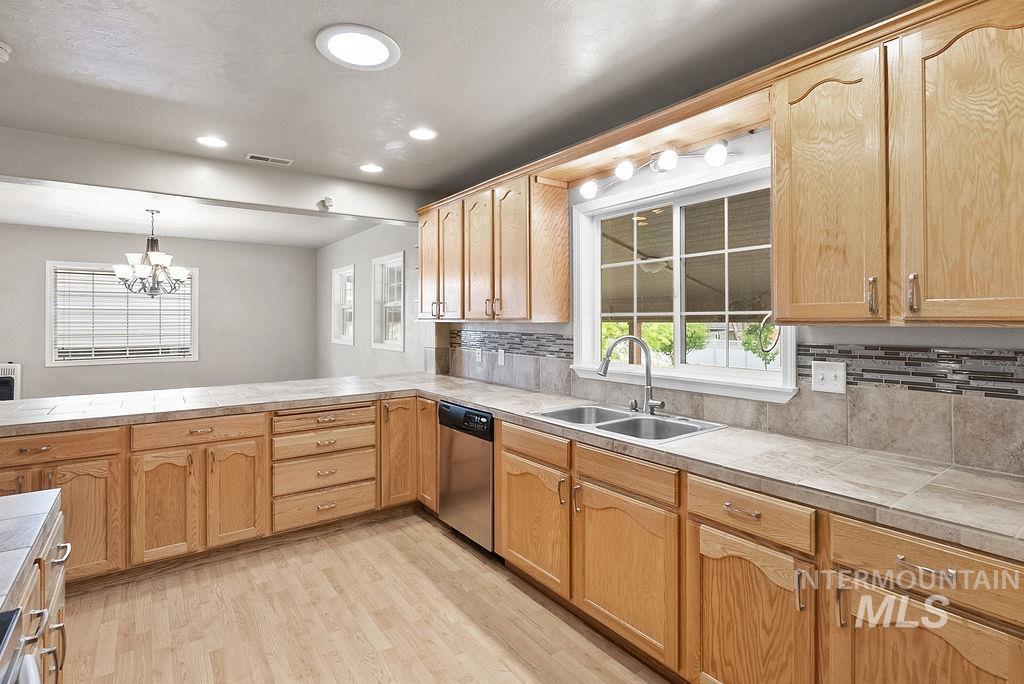 720 E Main St, Jerome, Idaho 83338, 6 Bedrooms, 4.5 Bathrooms, Residential For Sale, Price $599,900, 98947239