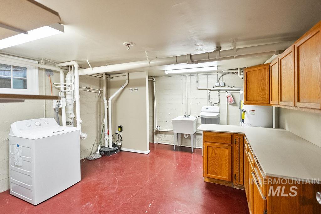 720 E Main St, Jerome, Idaho 83338, 6 Bedrooms, 4.5 Bathrooms, Residential For Sale, Price $599,900, 98947239