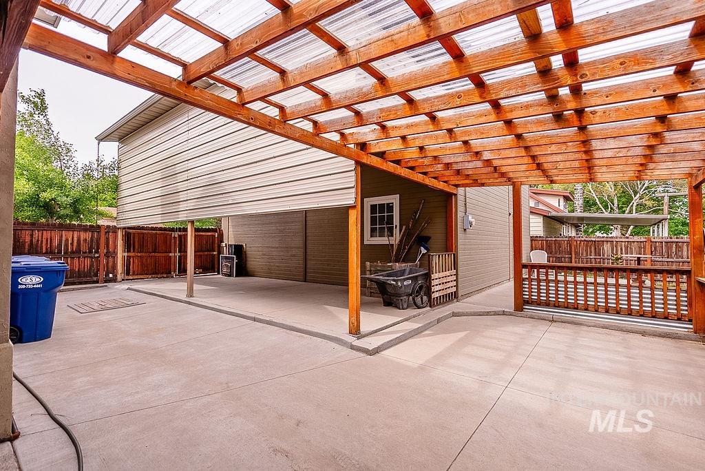 720 E Main St, Jerome, Idaho 83338, 6 Bedrooms, 4.5 Bathrooms, Residential For Sale, Price $599,900, 98947239